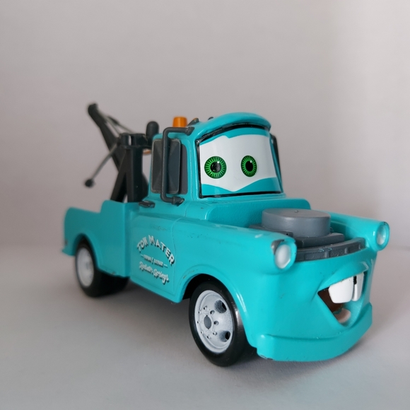 Disney Store CARS CHASER Series MATER In Blue Paint DIE-CAST 1:43 RARE - Picture 1 of 8